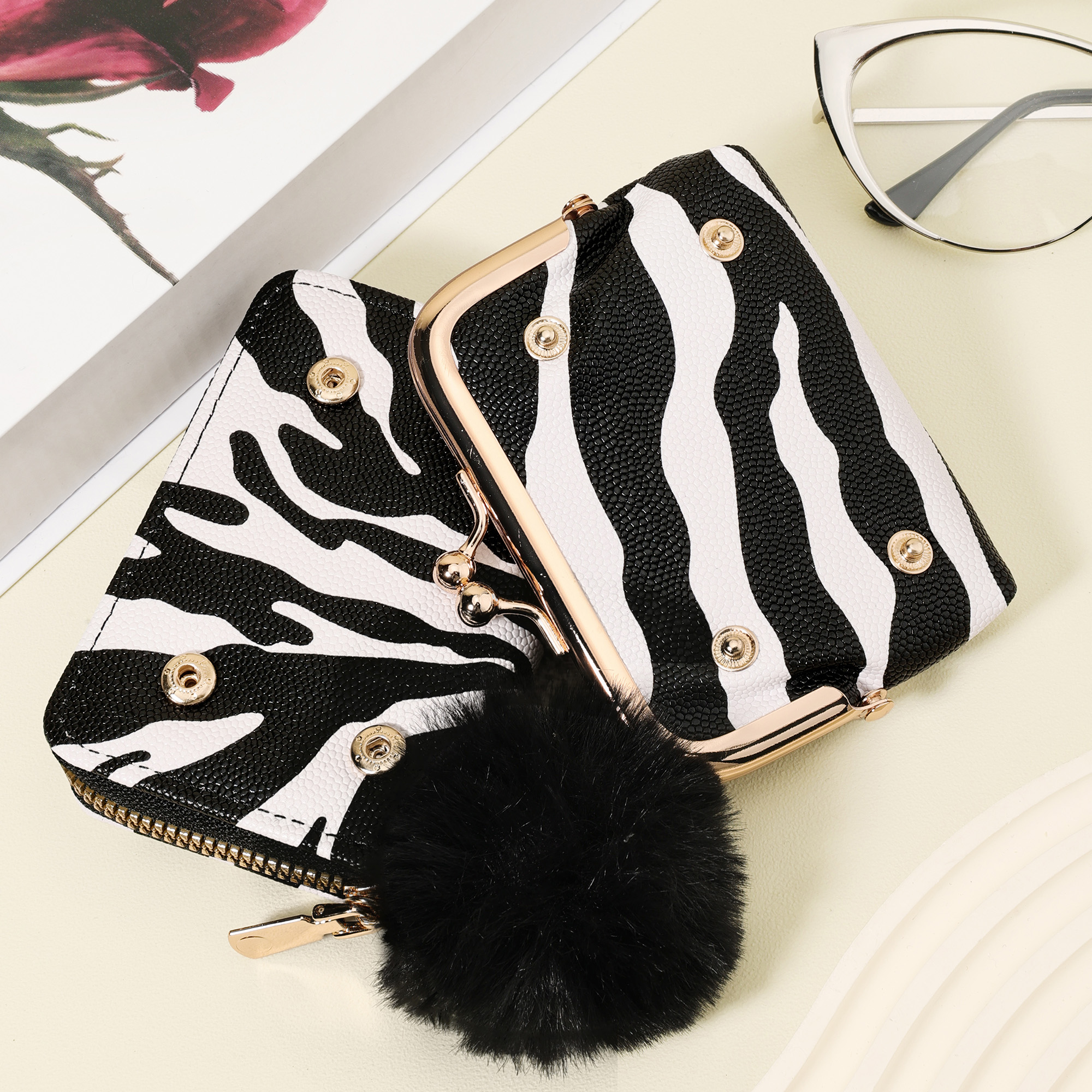 Fashionable zebra print coin w - Zebra Tablet Accessories recension och pris
